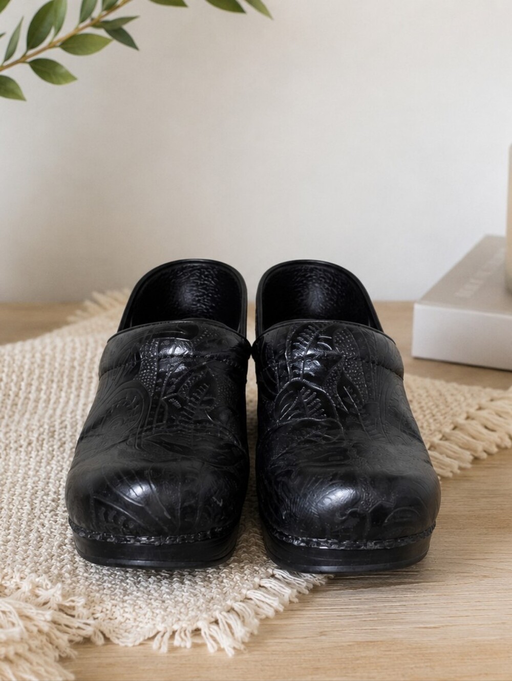 Dansko Professional Black Tooled Floral Leather Clogs EU 38 Women's 7.5-8 - Picture 2 of 6